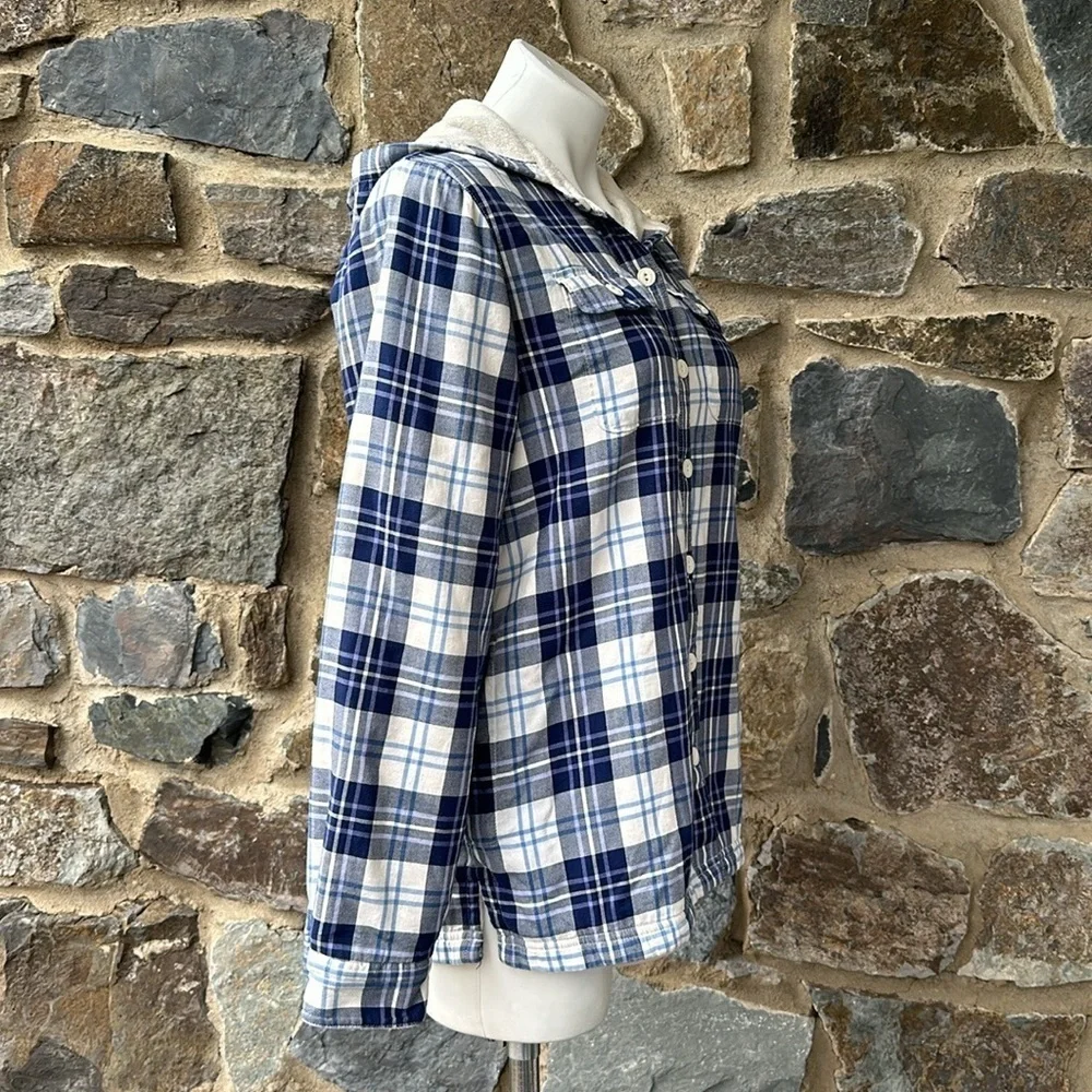 L.L. Bean Blue Plaid Flannel Jacket with Fleece Lining Lon Button-Up size Small